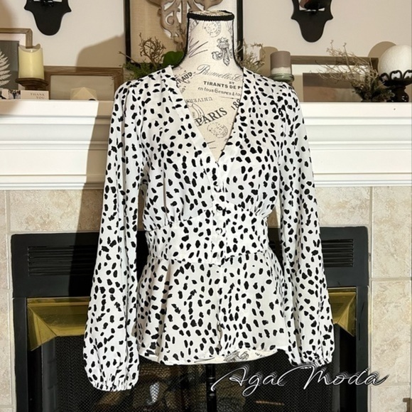 Lulu's Smocked Blouse - Picture 2 of 15